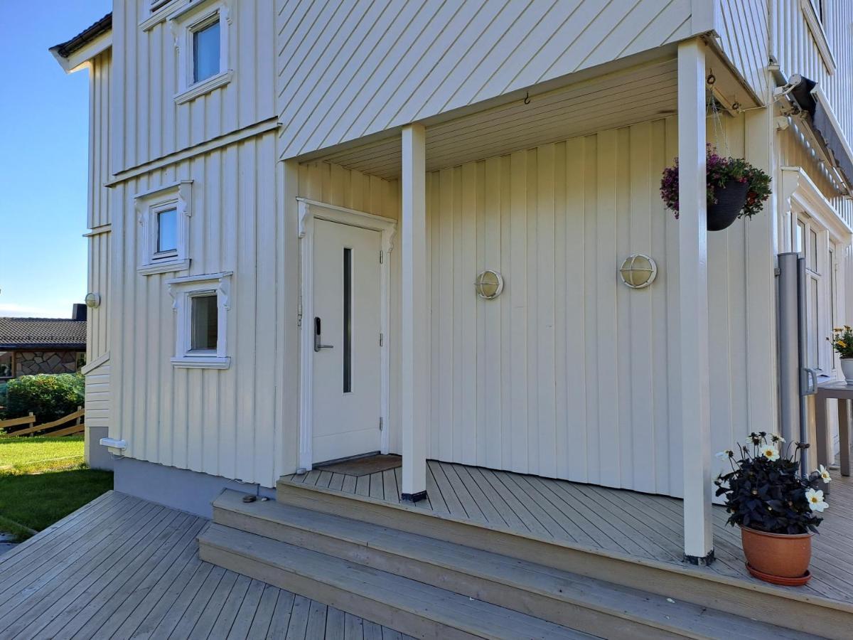 Warm And Cozy Apartment With Panoramic View Above The City Center Tromsø Eksteriør billede
